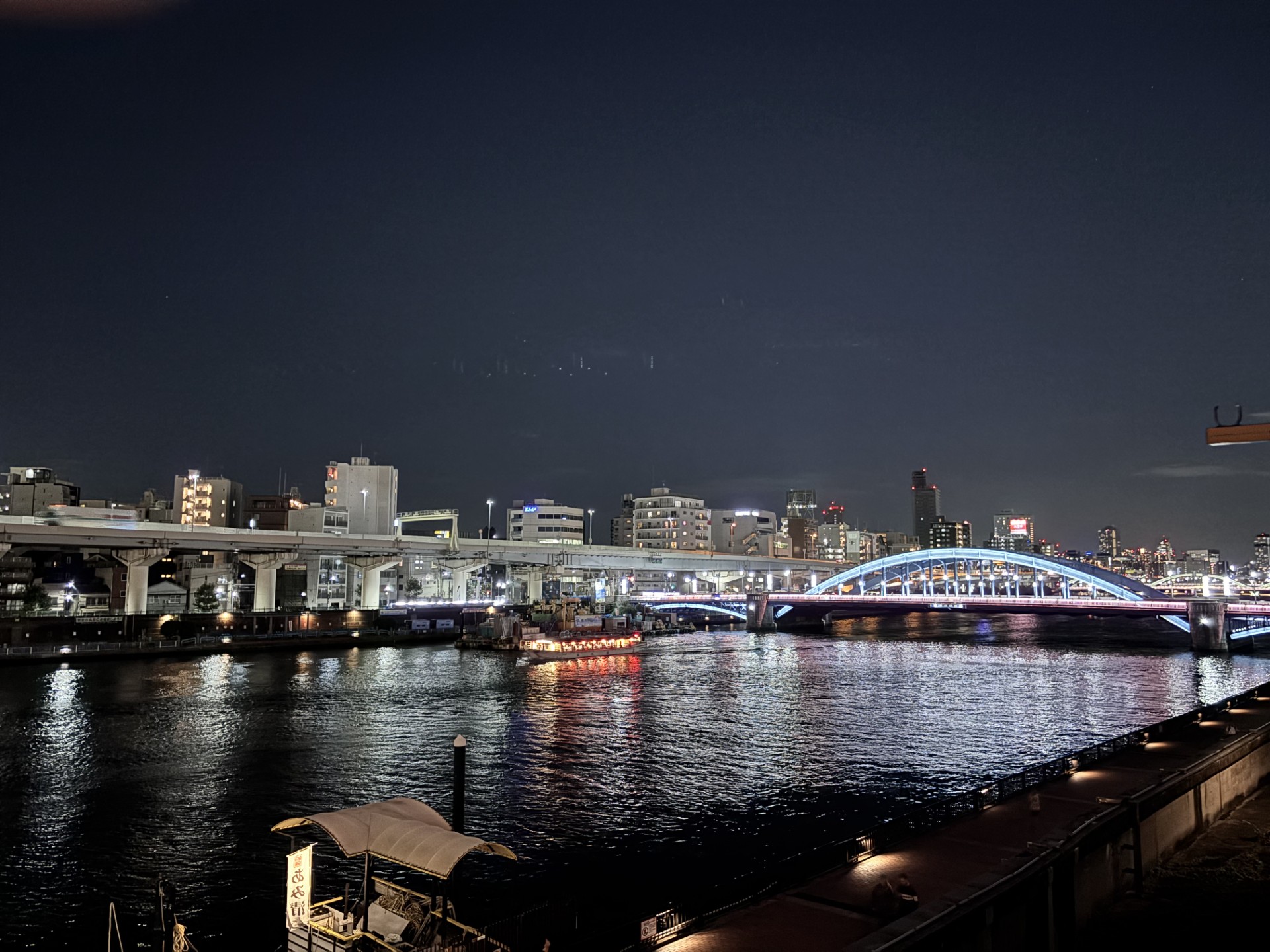 夜景を楽しむ隠れ家バー | 浅草ReBAR