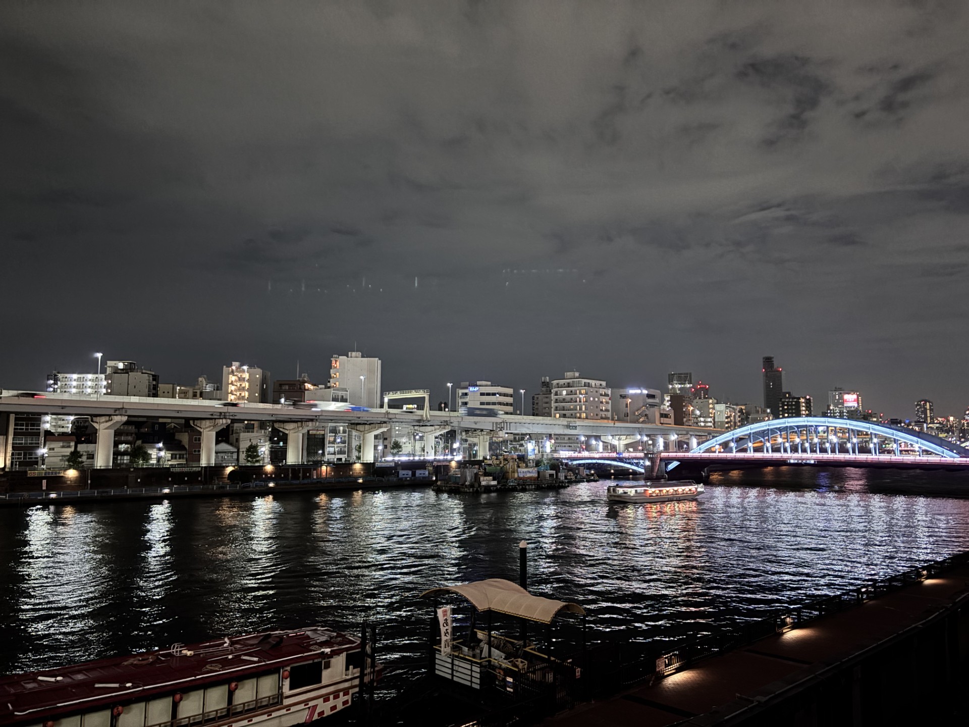 浅草の夜を、もう一軒だけ。隅田川の夜景と過ごすReBARの特別なひととき
