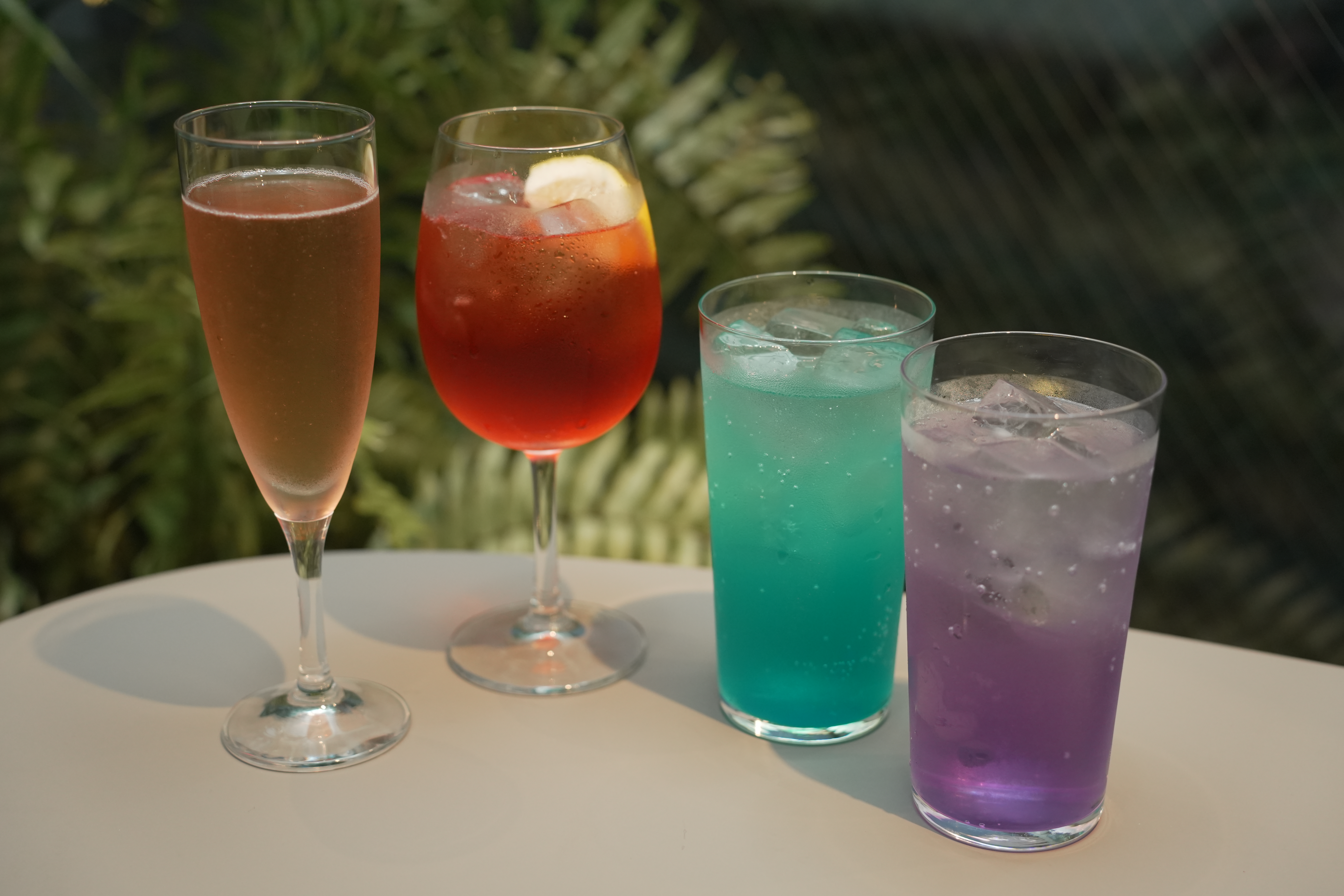 一杯から、心ほどける。夜景と楽しむバーテンダーのカクテル